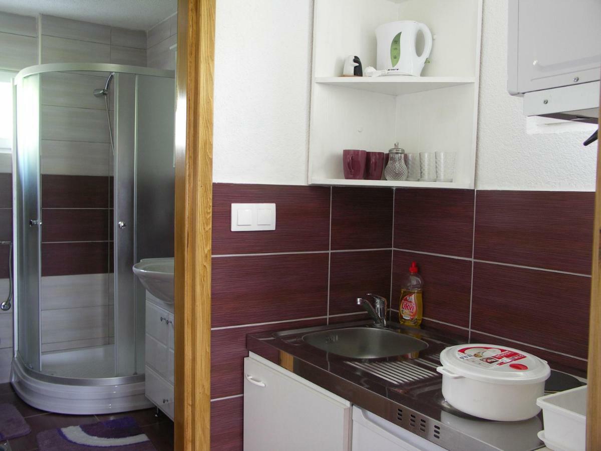 Apartments Zegarac House Korenica Exterior photo